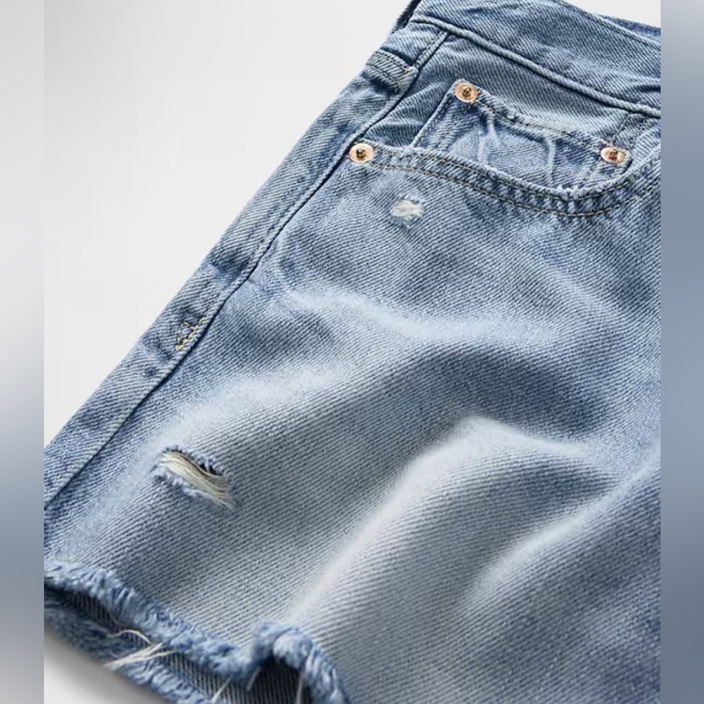 NWOT GAP 4" Mid Rise UltraSoft Relaxed Cutoff Denim shorts, medium indigo, 25